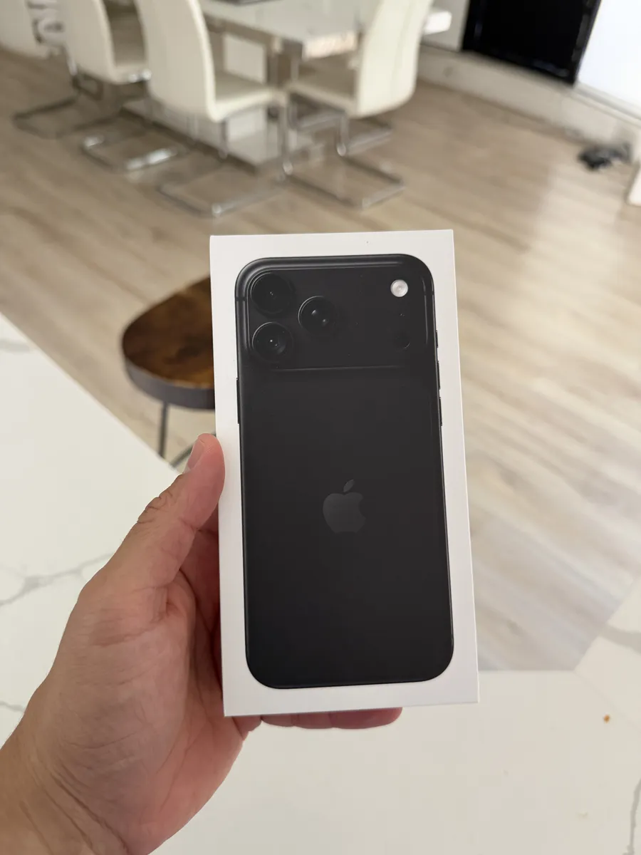 iPhone 18 pro Max black